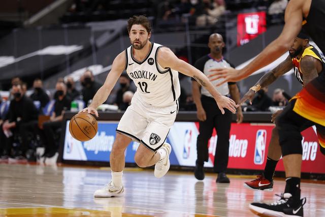 张帆10记三分创个人新高 闵鹿蕾：大家不敢赢