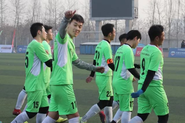 斯诺克世锦赛：赵心童首轮击败海菲尔德